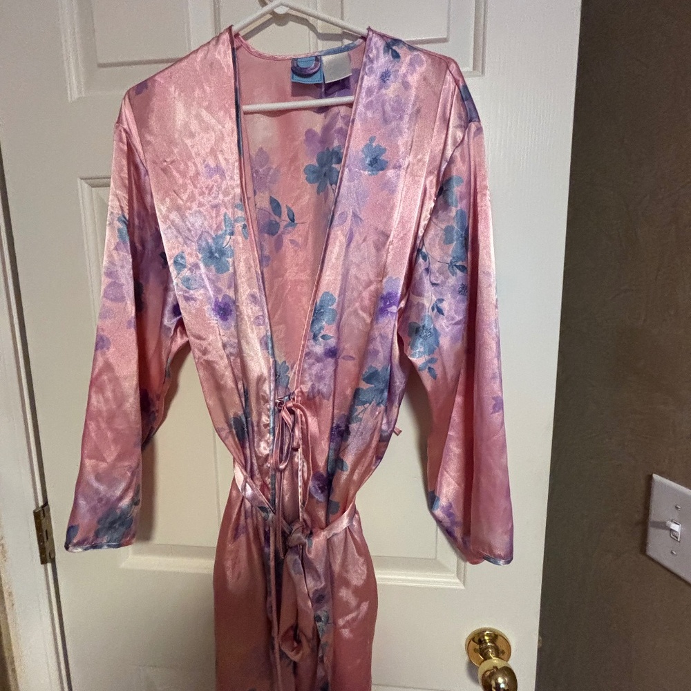 Warner's Sleepware 100% Polyester Short Robe